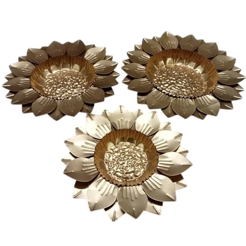Sunflower Leaf Iron Urli Set